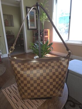 Authentic Louis Vuitton Brown Damier Checker Shoulder Bag